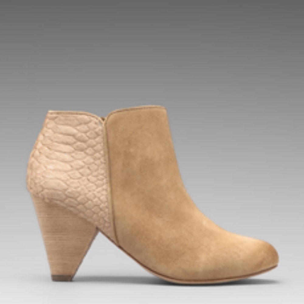 Matt Bernson  Wildfox Suede Ankle Boots Size 8.5